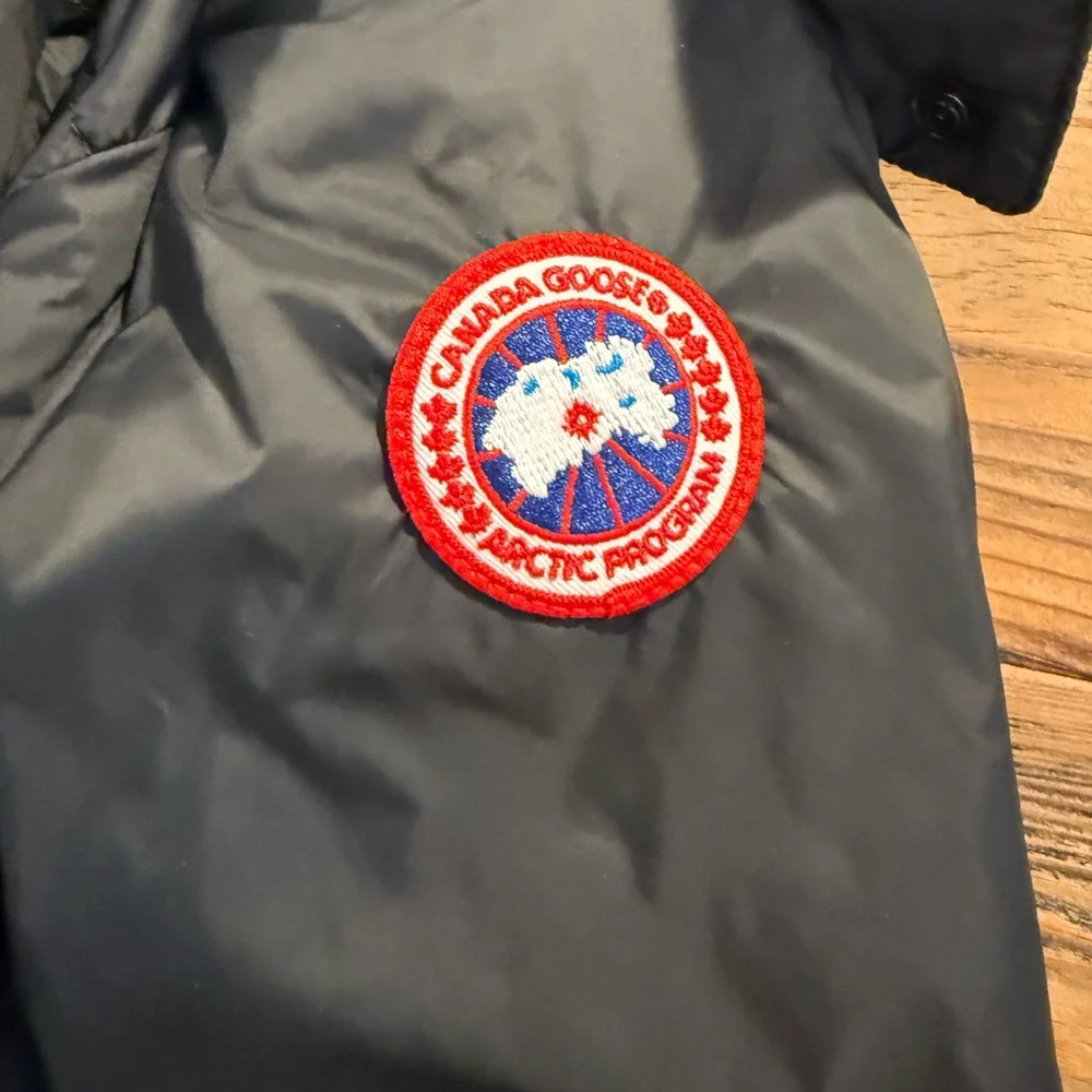 Canada Goose Women's Black Ellison Puffer Coat NEW - Picture 15 of 16